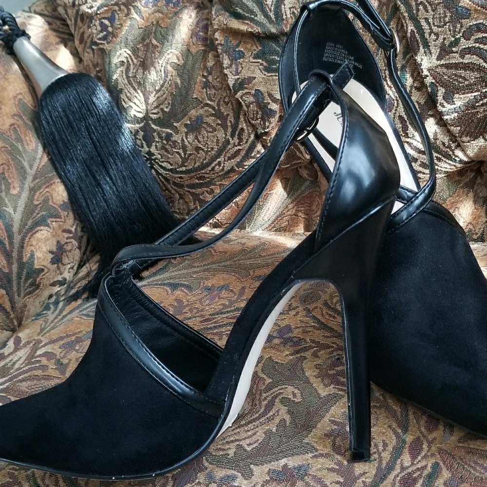 Black high - vamp Pump - Picture 3 of 8